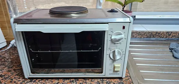 Kenwood countertop mini oven with single hotplate