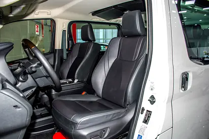 صورة 15 لـ 2023 Toyota GRANVIA