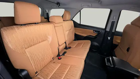 صورة 10 لـ 2021 Toyota FORTUNER