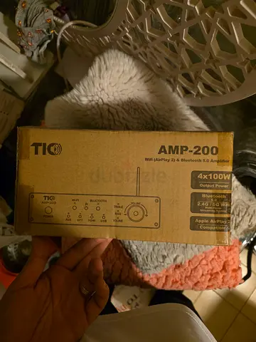 T10 AMP-200 Stereo Amplifier - New in Box with 2 speakers garden set