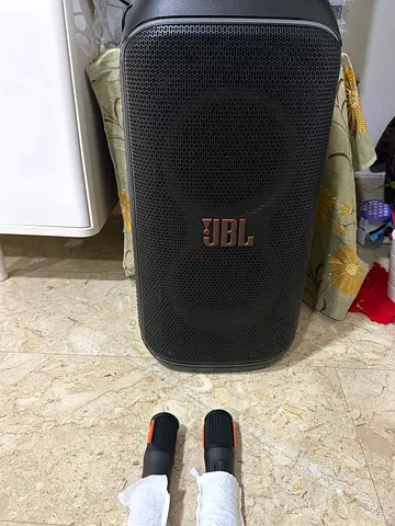 JBL PartyBox CLUB 120 with mic