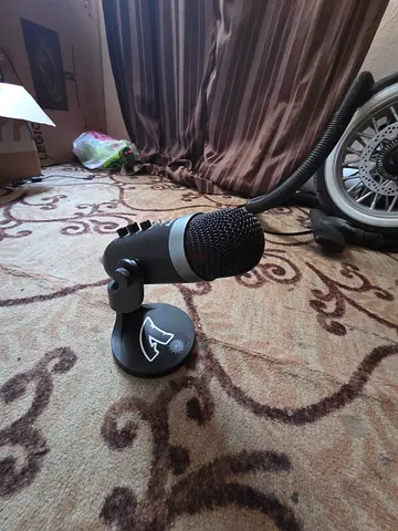 USB Condenser Microphone with Desktop Stand - Good Condition