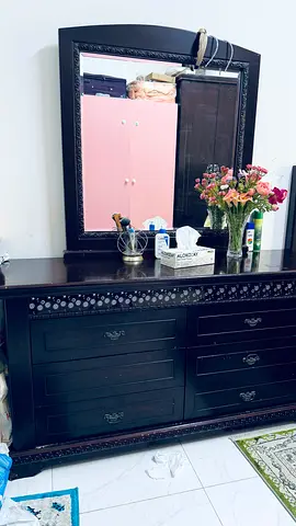 Big Dressing table