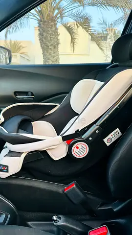 Infant rear-facing car seat - good condition