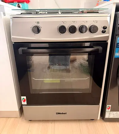MUSt GO!Nobel freestanding gas oven and cooker - excellent working condition. Open to offers
