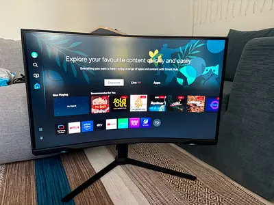 Samsung Odyssey G6 Curved 32-inch Smart LED TV/Monitor in good condition 240Hz