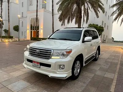 صورة 6 لـ 2014 Toyota LAND CRUISER