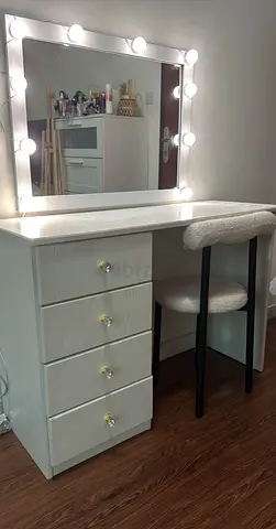 White Vanity Dressing Table with Lighted Mirror and Stool