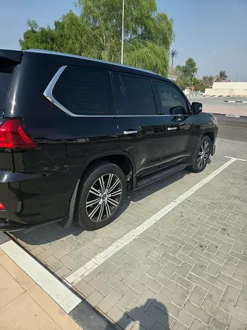2019 Lexus LX-SERIES 照片 3