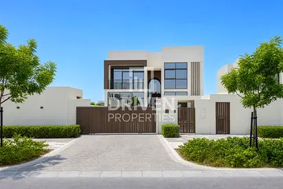 Corner Villa 4BR | Peaceful Island Living | Vacant