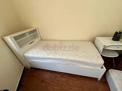 adult bed URGENT SALE!!!!