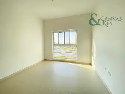 READY TO MOVE | SINGLE ROW | CLOSE TO POOL & PARK