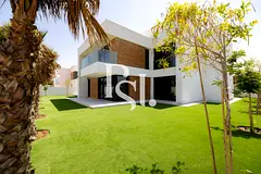 Standalone Villa |Corner| Prime Poolside Location!