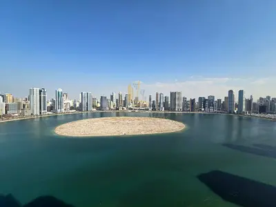 🏙️ للبيع | شقة فاخرة في برج شرفات الشارقة