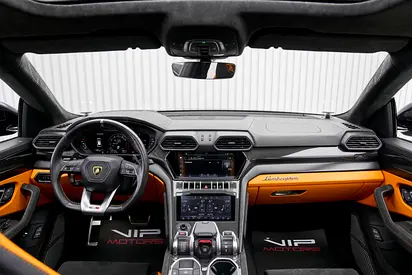 2023 Lamborghini URUS photo 10