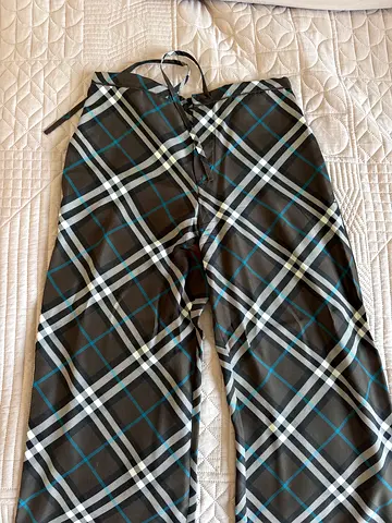 Women original Burberry silk pants