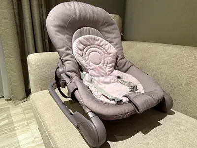 Baby bouncer/rocker seat - soft padded, light pink
