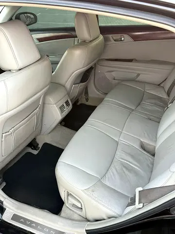2011 Toyota AVALON 照片 8