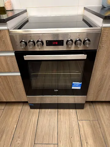 Stainless Steel Built-in Electric Oven -Very Good Condition