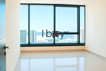 Closed Kitchen | Sea View | Vacant