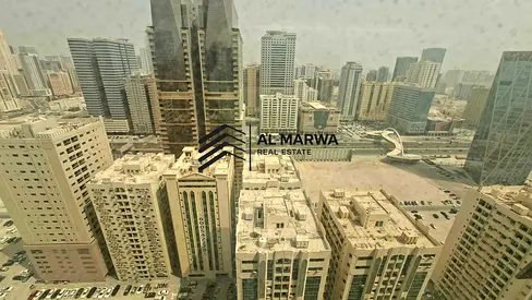 Spacious 3BHK with balcony and built-in wardrobe ready to move in good price