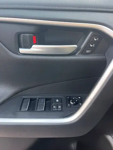 صورة 9 لـ 2021 Toyota RAV 4