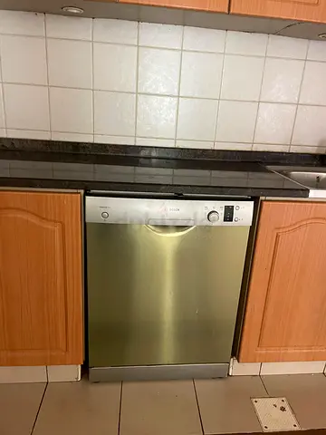Dish washer