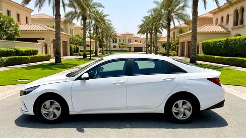 2025 Hyundai ELANTRA 照片 3