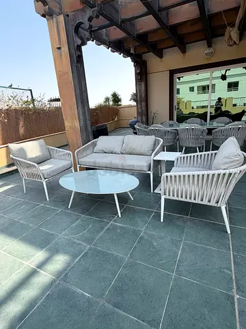 Garden seater