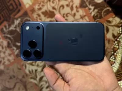 iPhone 17 Pro Max - Deep blue sim lock (Good Condition) little bit scratch 10/9 condition  with box