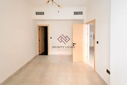 Distress Deal | Unfurnished | Prime Location