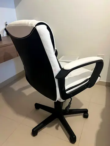 Amazon Basics Executive Office Chair – White & Black Faux Leather, Adjustable