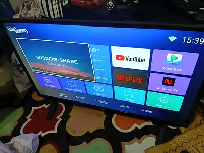 Super General 32-inch smart LED TV - Wall Mounted, Good Working Condition