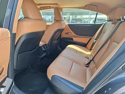 صورة 14 لـ 2023 Lexus ES-SERIES