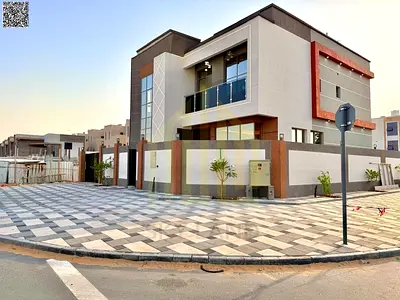 For sale directly from the owner: a corner villa with two floors and a roof terrace, next to the mosque. The price includes registration and ownership