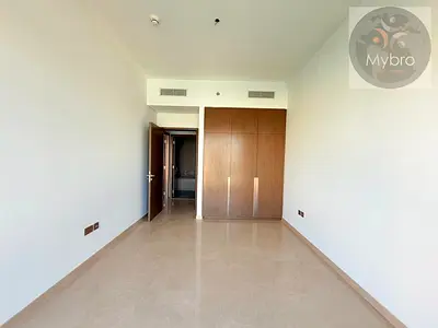 شقة بغرفتي نوم | منطقة جراند أوبرا | إطلالة على المارينا والمسبح | غير مفروشة