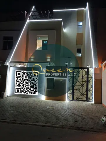 مساحة كبيرة / موقع مميز وحيوي / قريب من الخدمات والمرافق