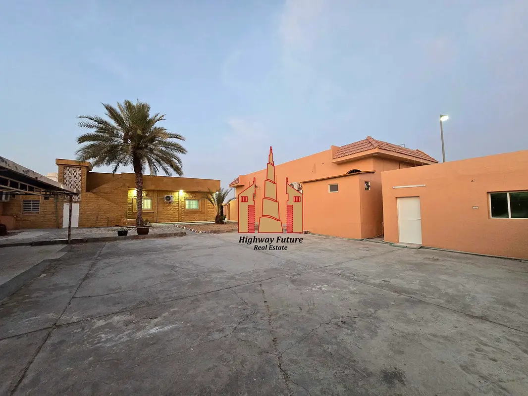 Big garden yard parking hall Majlis 1bhk molhaq full renovated 5 bedroom single story villa siplit ac 120k