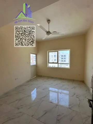 غرفتين وصالة أول ساكن في العالية، غرفة ماستر وحمامين، صالة مغلقة، تكييف مركزي وباركن خارجي مجاني، موقع مميز ومناسب للعائلات.