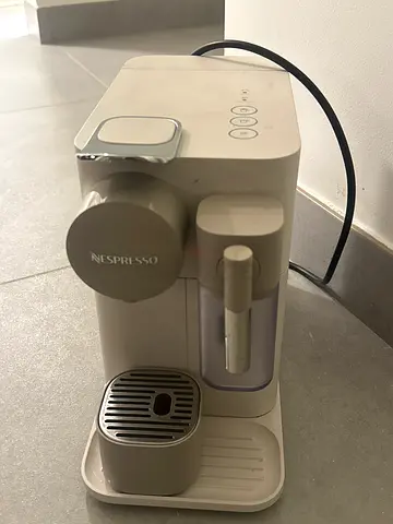 Nespresso OriginalLine Capsule Machine - Cream/Beige, Good Working Condition