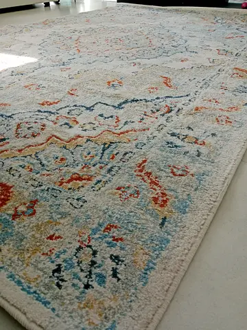 Light cream/pastel vintage-style area rug, 230*160 cm - perfect condition