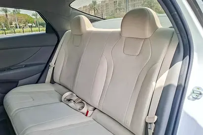 2023 Hyundai ELANTRA 照片 12
