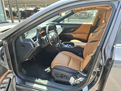 صورة 8 لـ 2023 Lexus ES-SERIES
