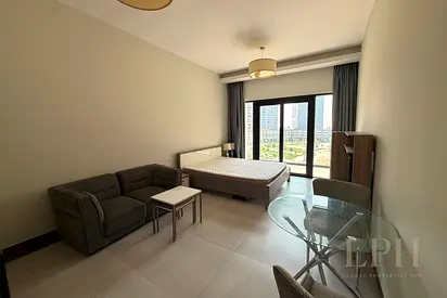 Available Studio | Furnished | 12 Cheques