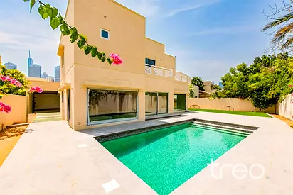 5 Beds | Renovated | Pool | Exclusive