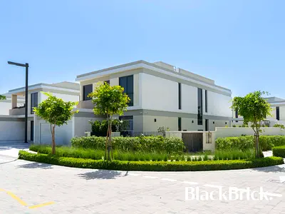 Extended 5BR | Corner Unit | Vacant | Internal