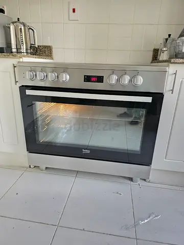 Beko Electric Ceramic Cooker 90cm With Best Condition Like New