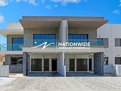 Vacant| Amazing 3BR| Luxurious Living|Prime Area