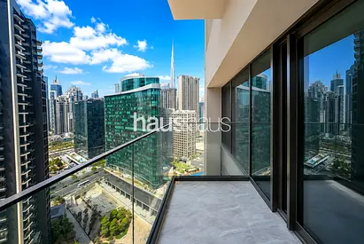 One Bed | Burj and Sea View | Corner Unit