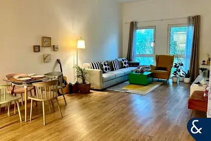 OPPOSITE METRO|VACANT ON TRANSFER|1 BEDROOM